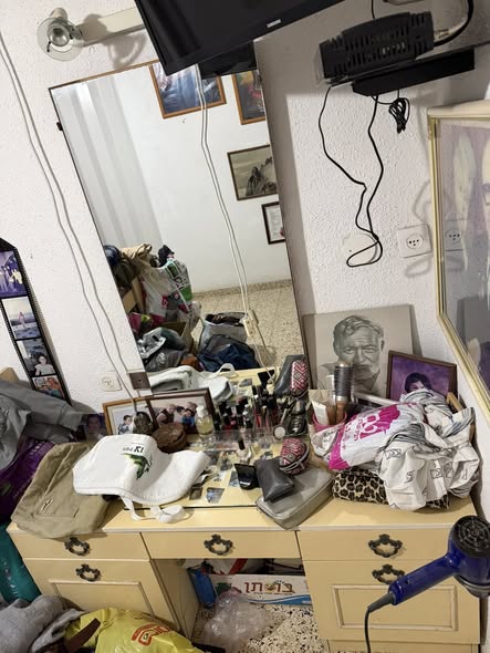 מוצרים למסירה הארונות ללא תכולה רק להגיע ולקחת