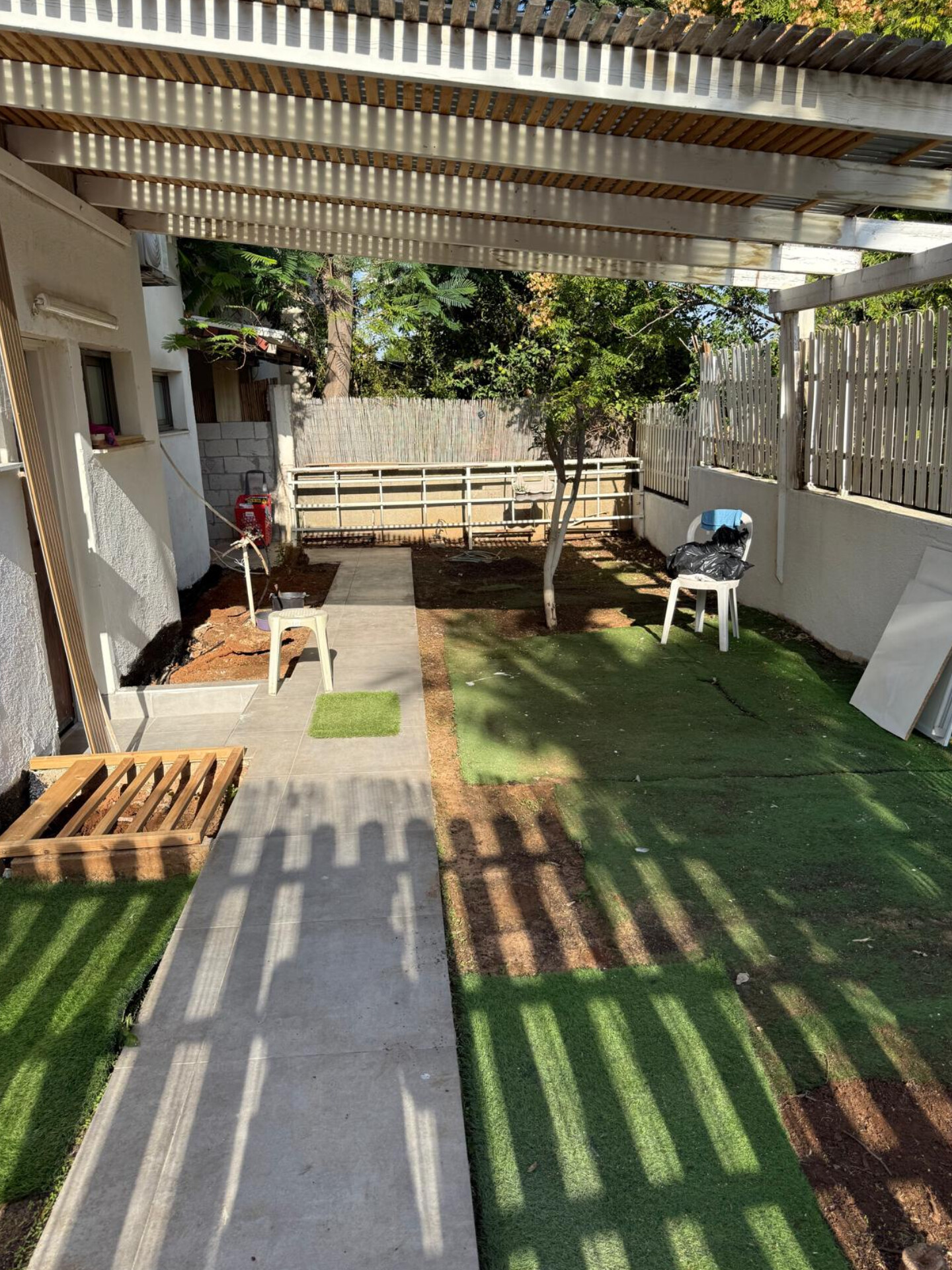 יחידת דיור 62 מ ,עם גינה,משופצת ללא ריהוט