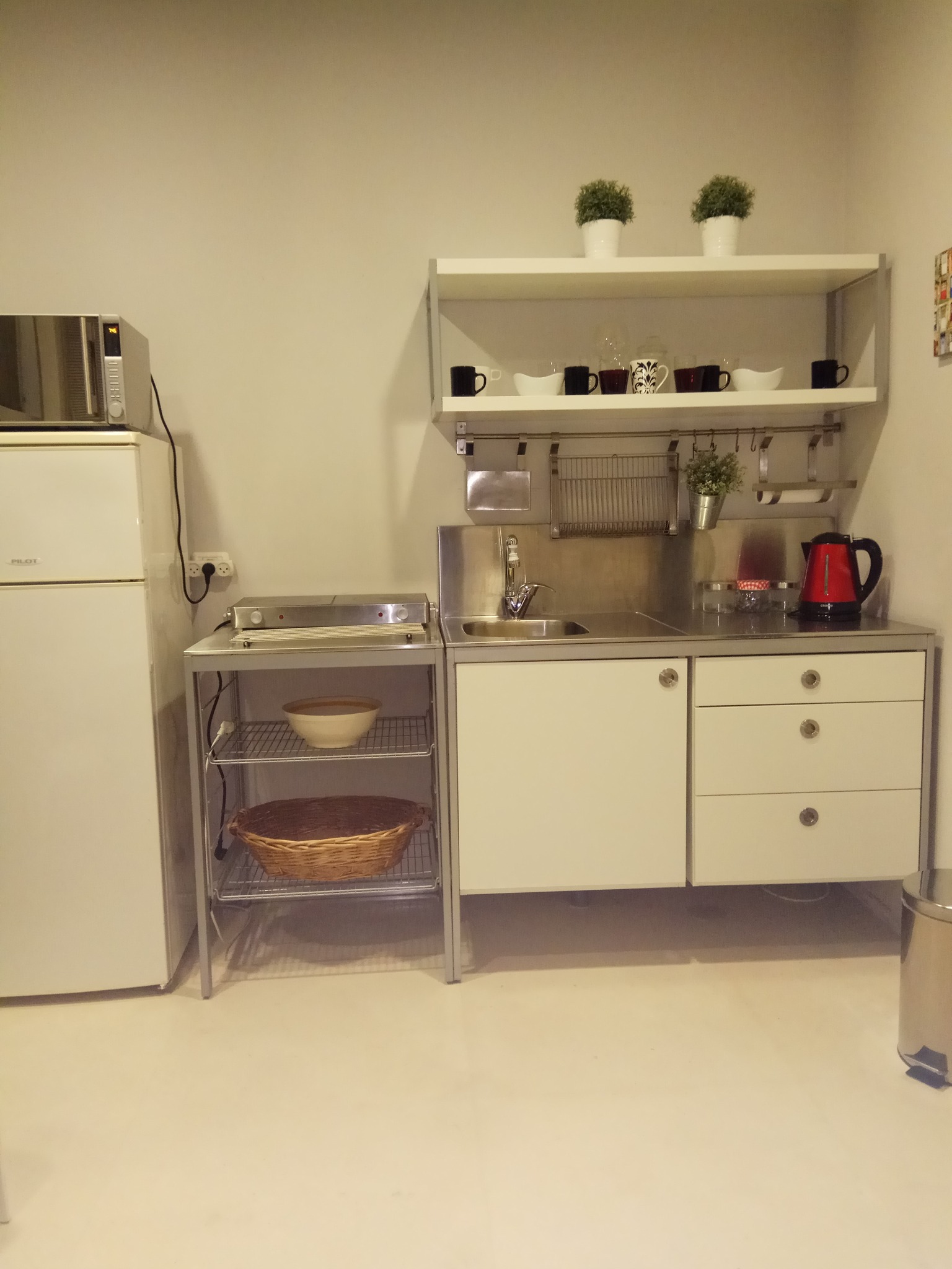 יחידת דיור בת כחדר וחצי באשדוד י"א  בבית דו משפחתי  .קרבה לים , קרבה למרכז מסחרי שכונתי,  קרבה לתחבורה ציבורית. ללא תיווך!