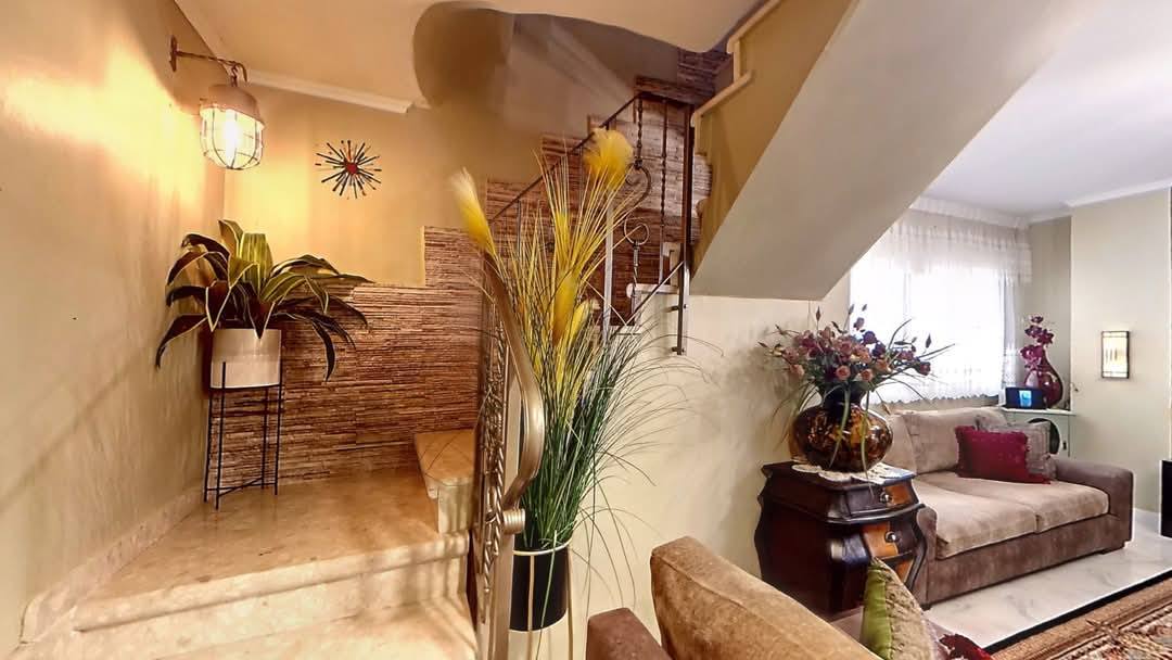 למכירה ללא תיווך בניין בוטיק ברובע יג'. דופלקס 5 חדרים 141 מ"ר, קומה 2/2. מחיר: 2.485.000